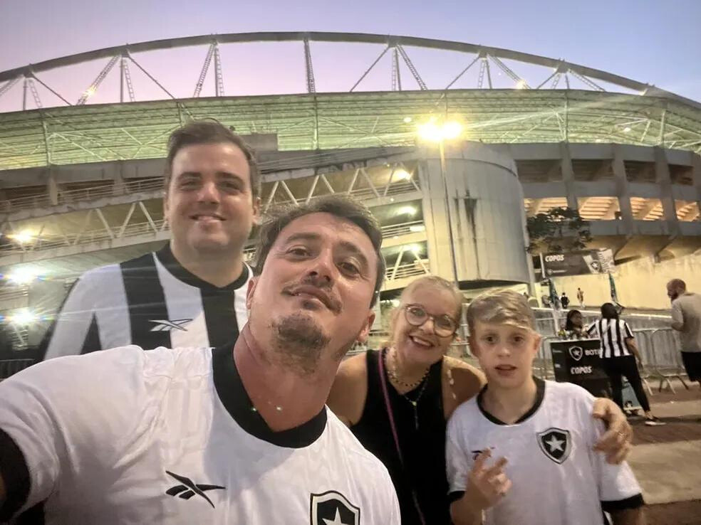 Quiosque 10 e Meio oferece chopp Brahma de graça para torcedores do Botafogo 1