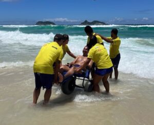 Personagem da orla: conheça o projeto Praia Para Todos