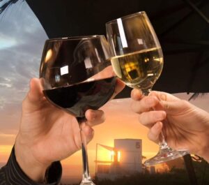 Comemore o Dia do beijo com um bom vinho à beira mar 4
